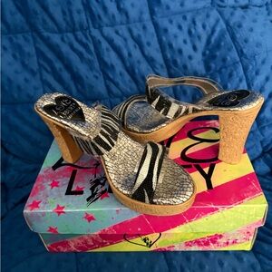 Love My Shoes Black and Tan Heels